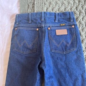 Super cute slightly flared Wrangler jeans